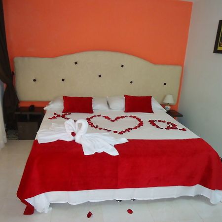 Hotel Central House A 5 Min De La Embajada Americana 보고타 외부 사진