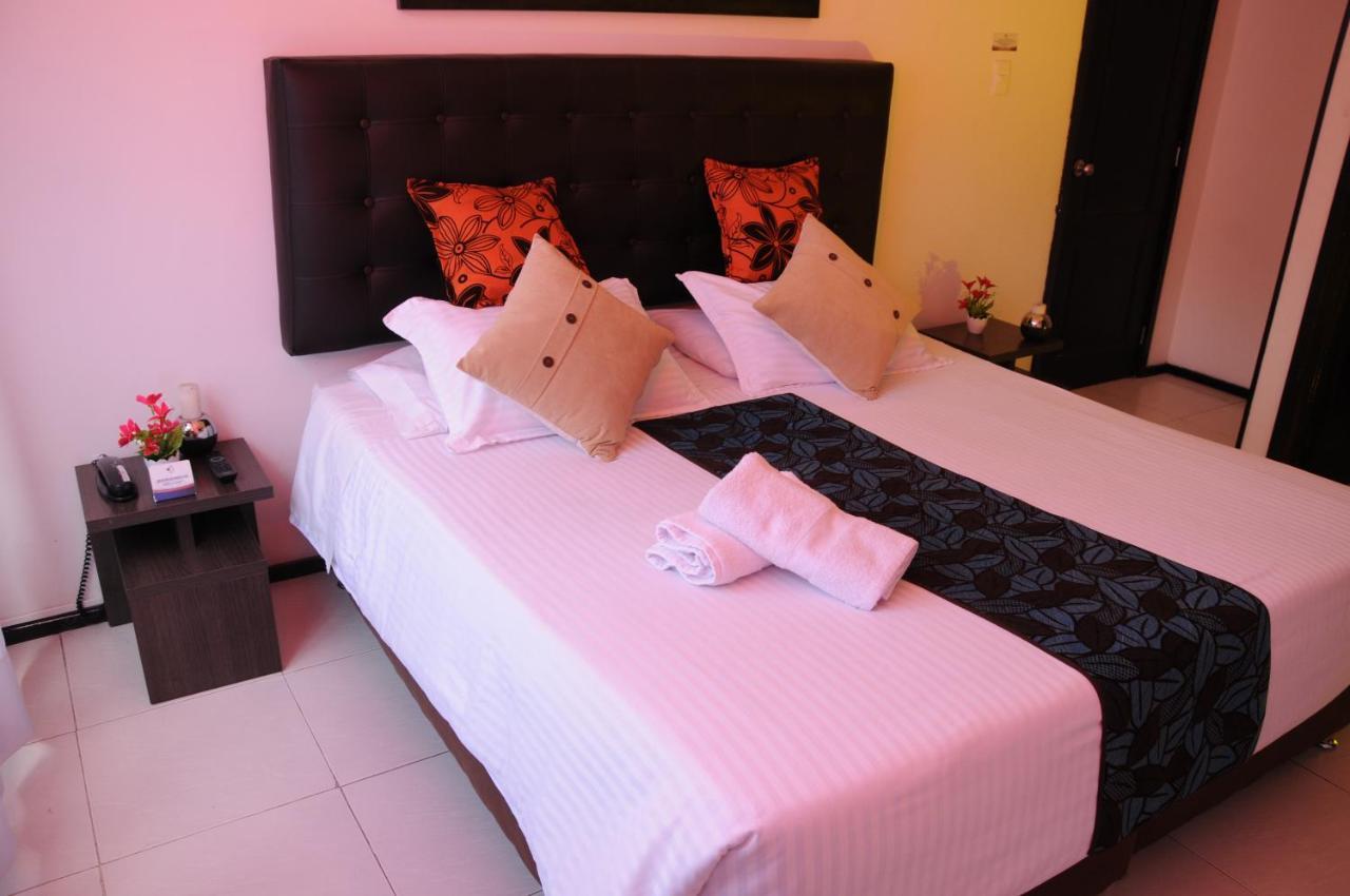 Hotel Central House A 5 Min De La Embajada Americana 보고타 외부 사진