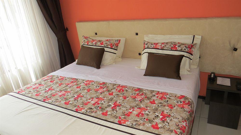 Hotel Central House A 5 Min De La Embajada Americana 보고타 외부 사진