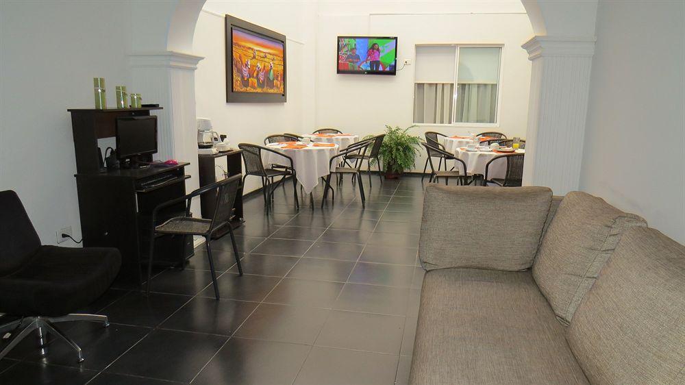 Hotel Central House A 5 Min De La Embajada Americana 보고타 외부 사진