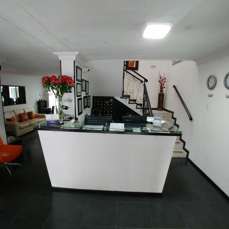 Hotel Central House A 5 Min De La Embajada Americana 보고타 외부 사진