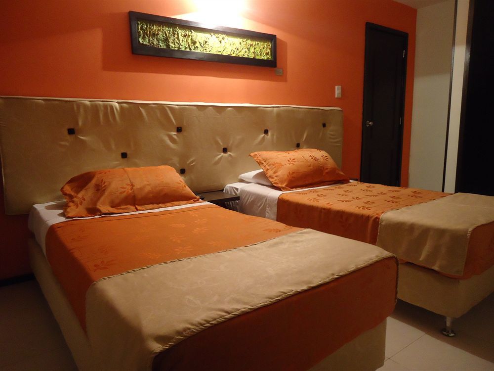 Hotel Central House A 5 Min De La Embajada Americana 보고타 외부 사진