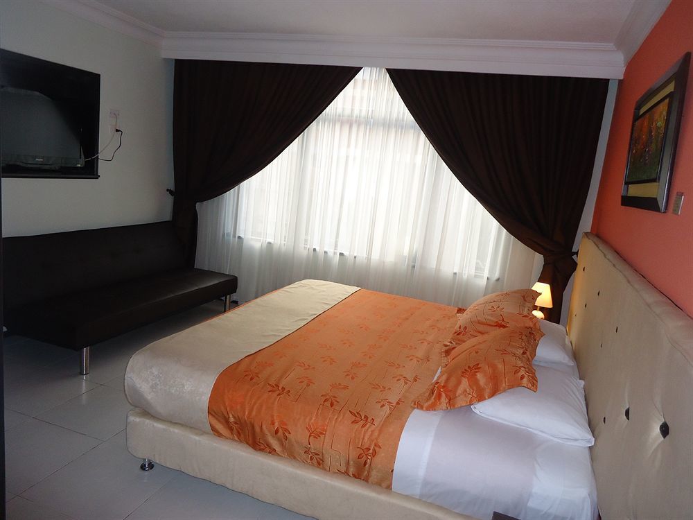 Hotel Central House A 5 Min De La Embajada Americana 보고타 외부 사진