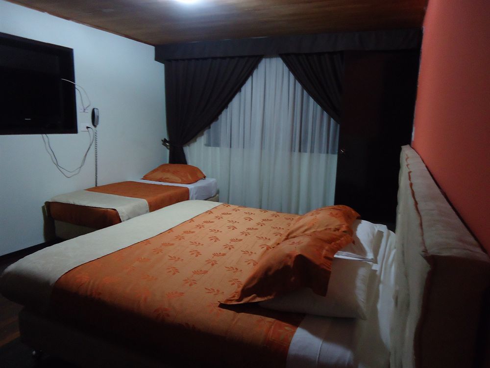 Hotel Central House A 5 Min De La Embajada Americana 보고타 외부 사진