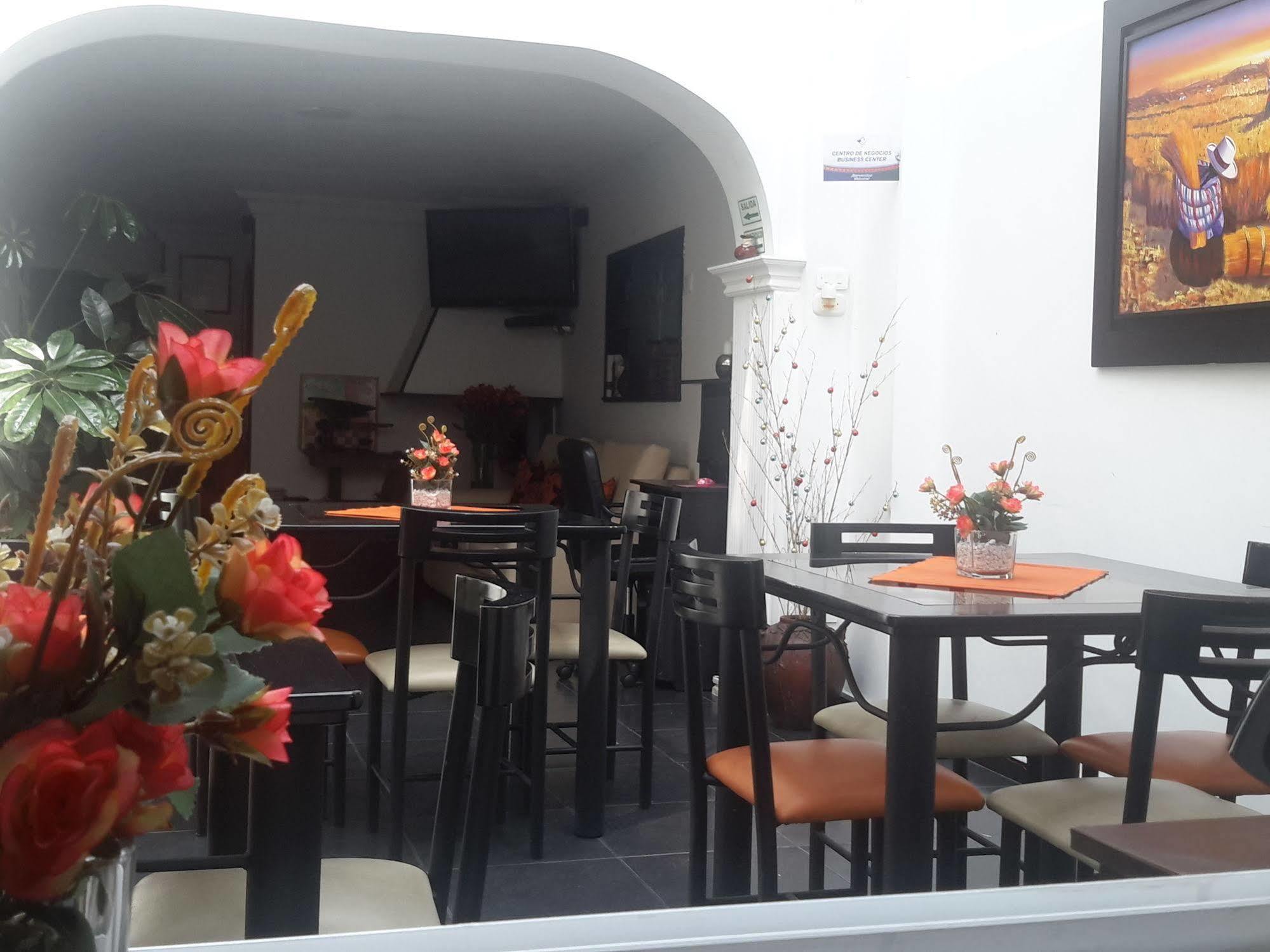 Hotel Central House A 5 Min De La Embajada Americana 보고타 외부 사진