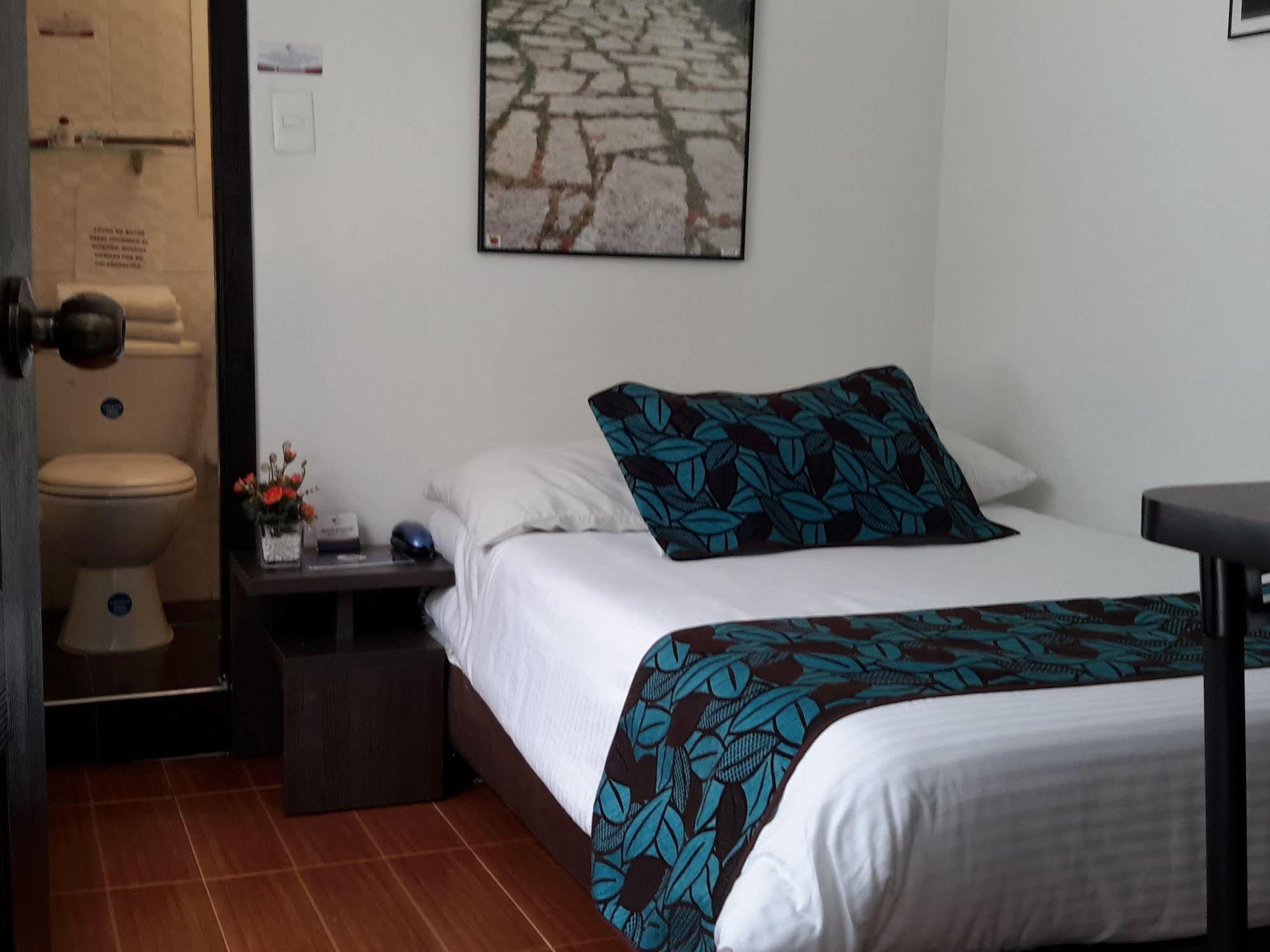 Hotel Central House A 5 Min De La Embajada Americana 보고타 외부 사진