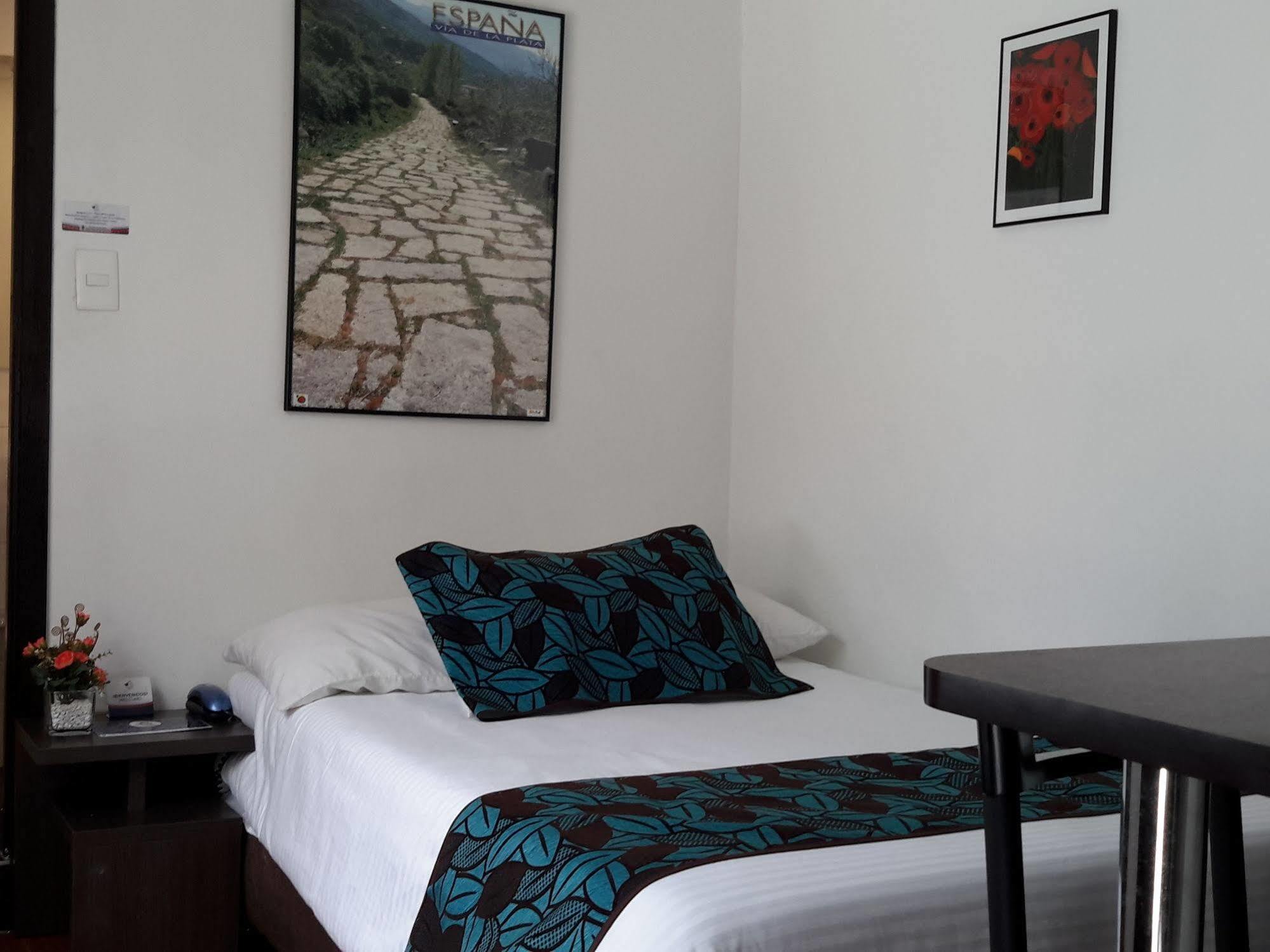 Hotel Central House A 5 Min De La Embajada Americana 보고타 외부 사진