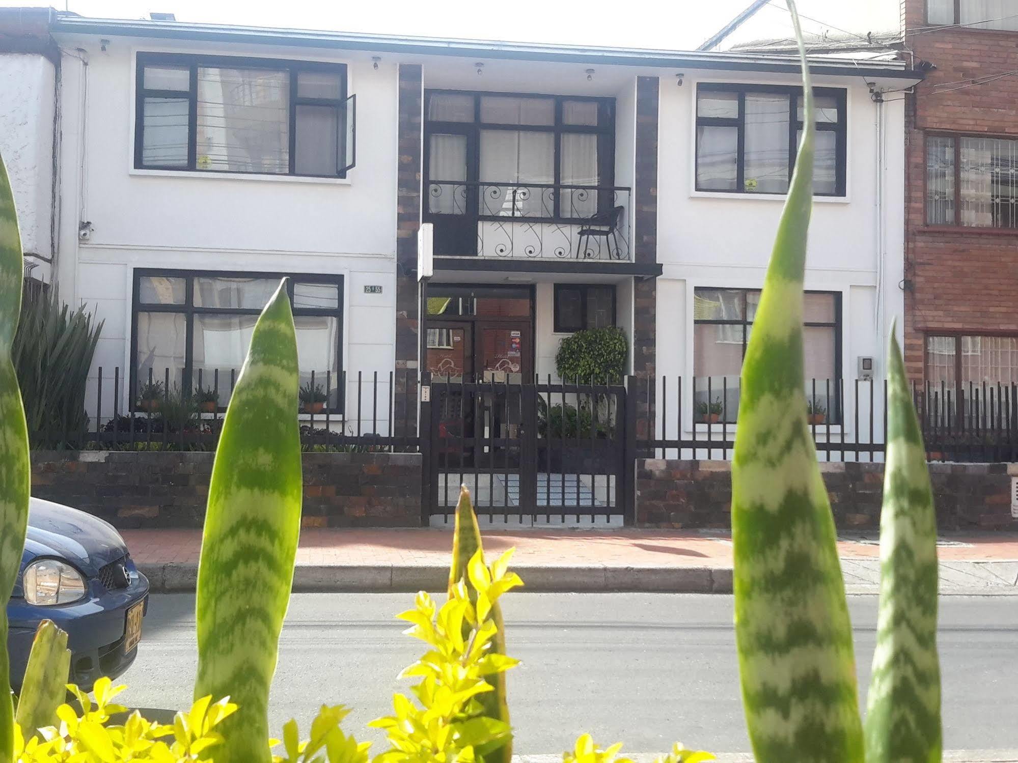 Hotel Central House A 5 Min De La Embajada Americana 보고타 외부 사진